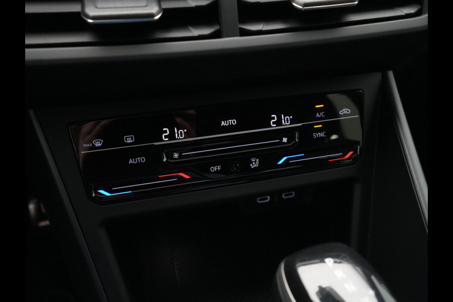 Volkswagen Taigo 1.5 TSI 150pk DSG R-Line Panorama Camera Keyless Carplay Navigatie Sideassist