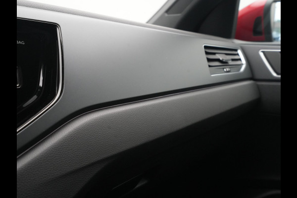 Volkswagen Taigo 1.5 TSI 150pk DSG R-Line Panorama Camera Keyless Carplay Navigatie Sideassist