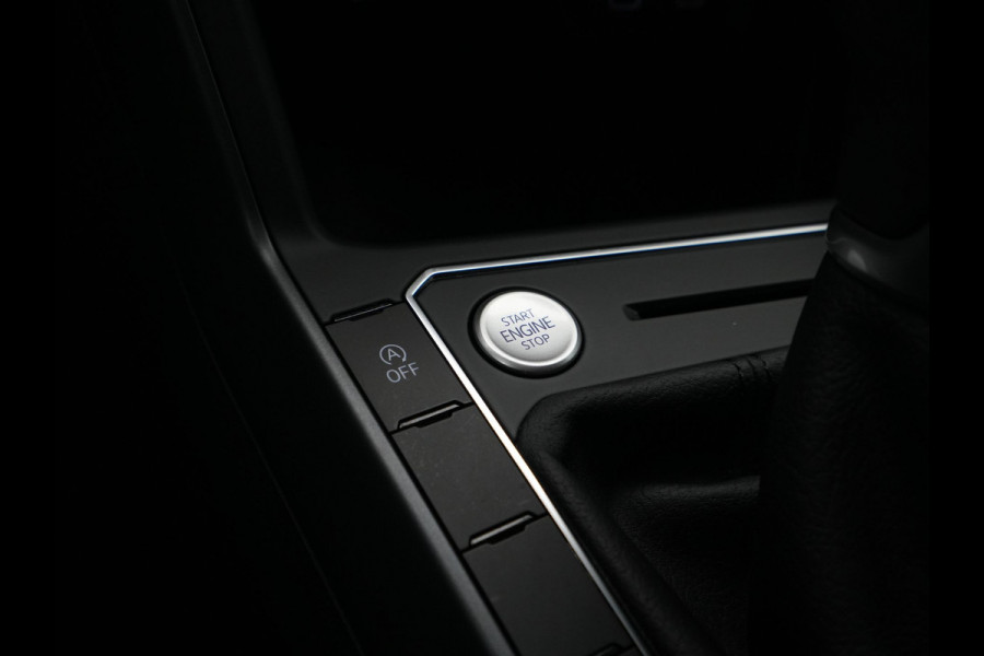 Volkswagen Taigo 1.5 TSI 150pk DSG R-Line Panorama Camera Keyless Carplay Navigatie Sideassist