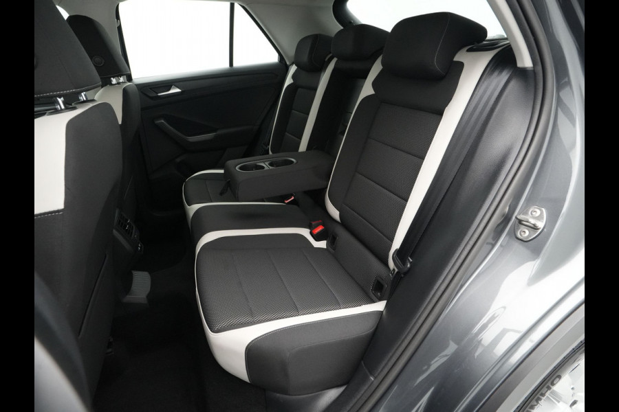 Volkswagen T-Roc 1.5 TSI 150pk DSG Sport Camera Led Keyless Stoelverwarming