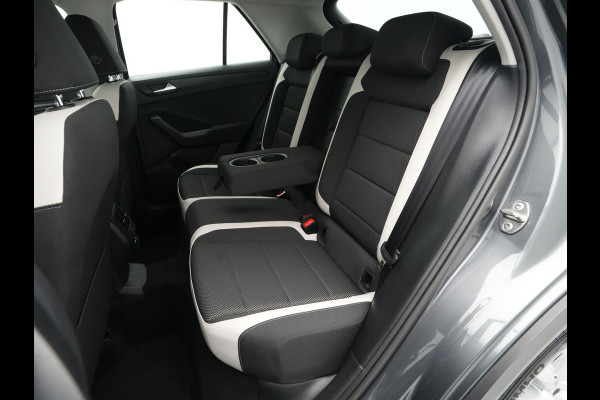 Volkswagen T-Roc 1.5 TSI 150pk DSG Sport Camera Led Keyless Stoelverwarming