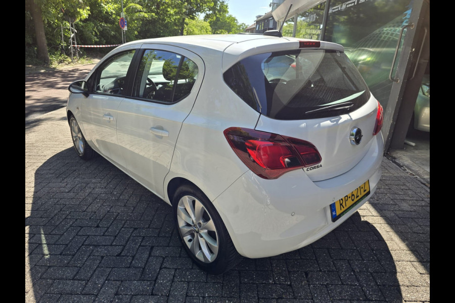 Opel Corsa 1.4 Favourite | 1E EIGENAAR | 12MND GARANTIE | AIRCO | NAVI | CRUISE