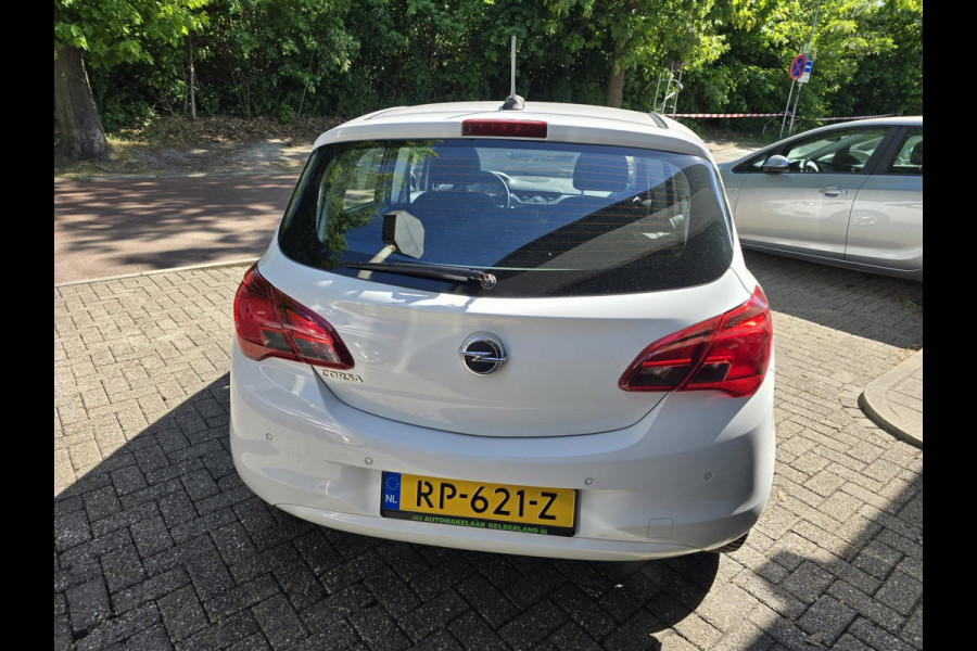 Opel Corsa 1.4 Favourite | 1E EIGENAAR | 12MND GARANTIE | AIRCO | NAVI | CRUISE