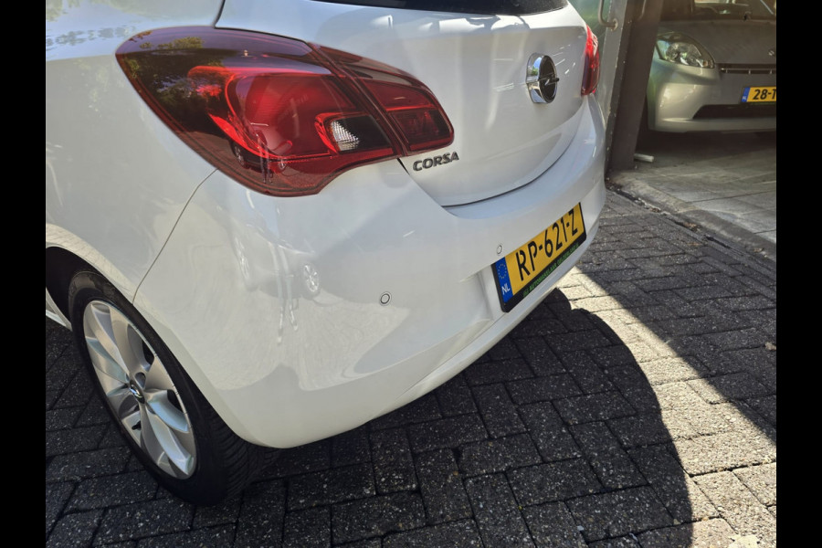 Opel Corsa 1.4 Favourite | 1E EIGENAAR | 12MND GARANTIE | AIRCO | NAVI | CRUISE