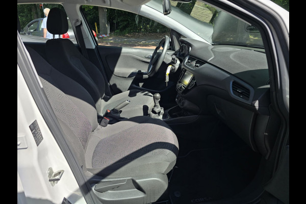Opel Corsa 1.4 Favourite | 1E EIGENAAR | 12MND GARANTIE | AIRCO | NAVI | CRUISE