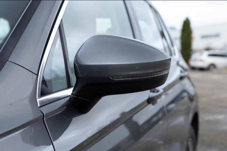 Volkswagen Tiguan 2.0 TDI Highline nieuwe distributie en 4nieuwe banden