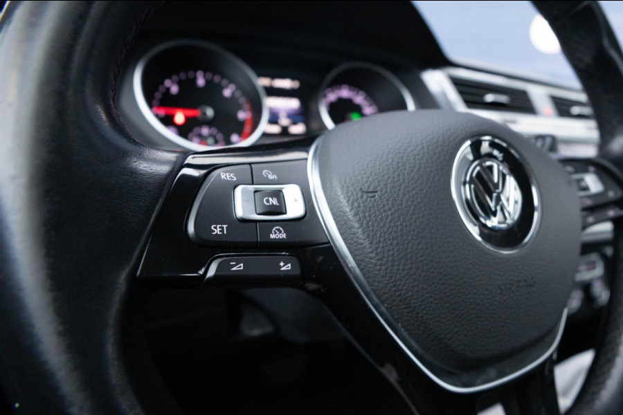 Volkswagen Tiguan 2.0 TDI Highline nieuwe distributie en 4nieuwe banden