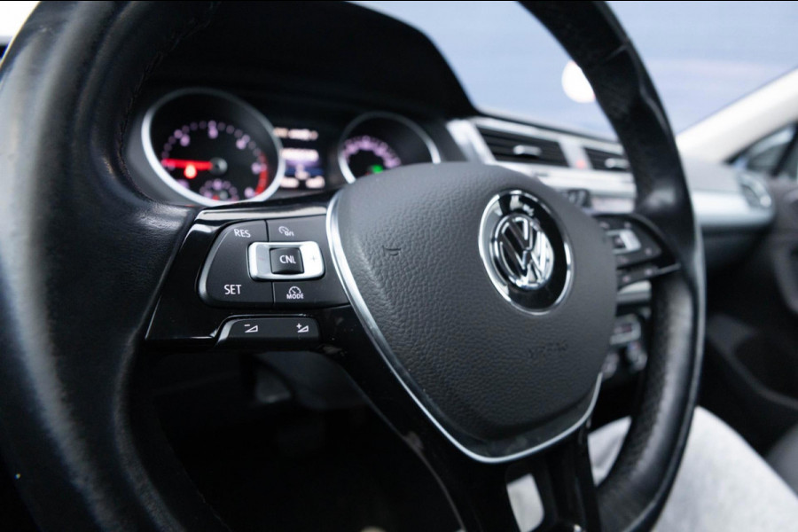 Volkswagen Tiguan 2.0 TDI Highline nieuwe distributie en 4nieuwe banden