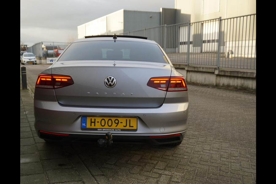 Volkswagen Passat 1.5 TSI 150PK Facelift/Panodak/Trekhaak /Rijklaarprijs!!