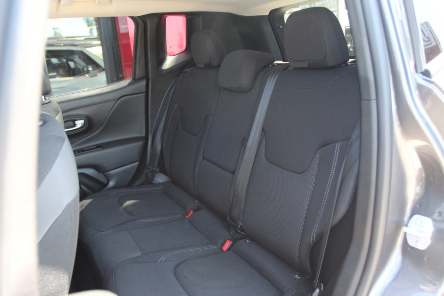 Jeep Renegade 1.3T-e Limited Automaat | Panoramadak | Trekhaak | Camera | Cruise