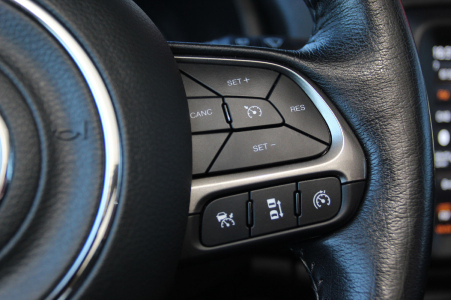 Jeep Renegade 1.3T-e Limited Automaat | Panoramadak | Trekhaak | Camera | Cruise