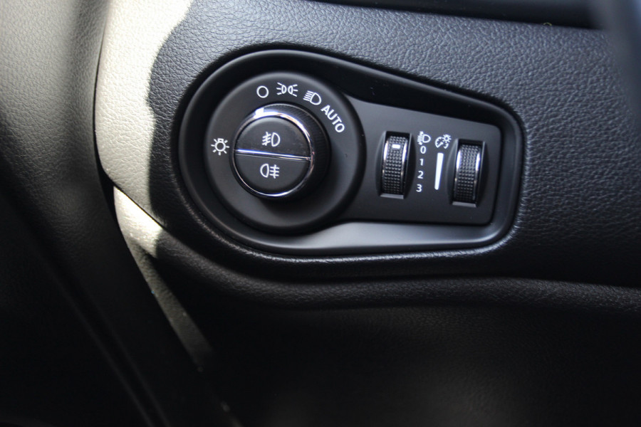 Jeep Renegade 1.3T-e Limited Automaat | Panoramadak | Trekhaak | Camera | Cruise