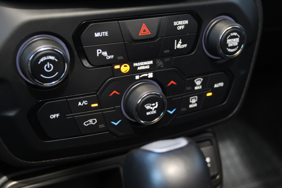 Jeep Renegade 1.3T-e Limited Automaat | Panoramadak | Trekhaak | Camera | Cruise