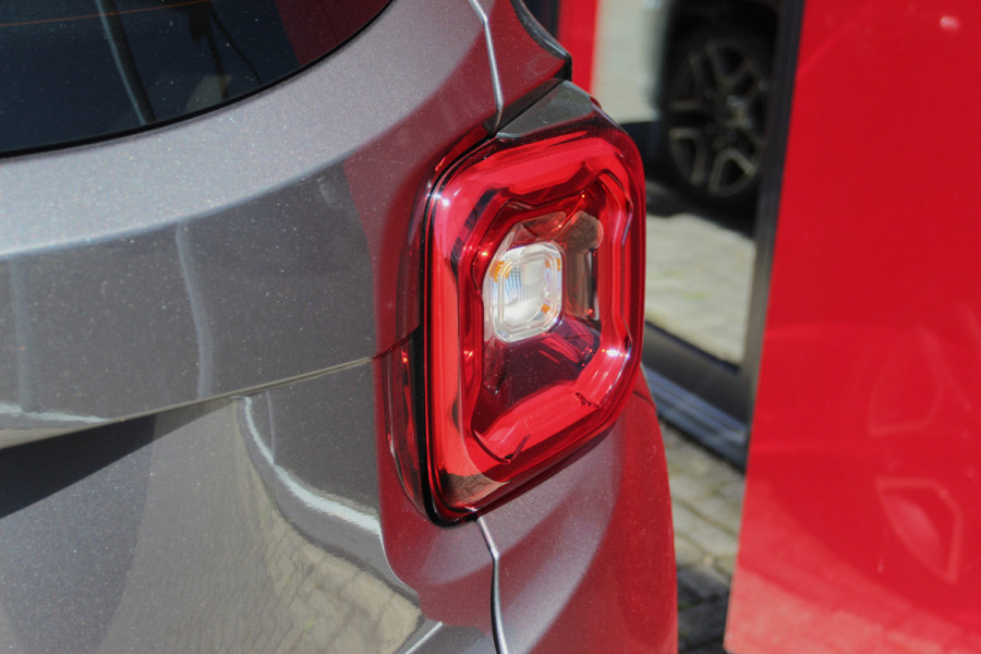 Jeep Renegade 1.3T-e Limited Automaat | Panoramadak | Trekhaak | Camera | Cruise