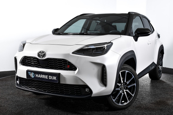 Toyota Yaris Cross 1.5 Hybrid 130 GR Sport Automaat (Nieuw model) | Dig.Cockpit | Adapt.Cruise | Head-up | Stoel+Stuurverw. | 360 Camera | PDC + NAV + App.Connect (Draadloos) | ECC | LM 18" | 3478