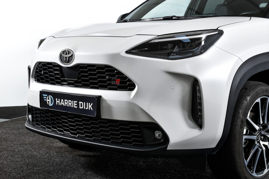 Toyota Yaris Cross 1.5 Hybrid 130 GR Sport Automaat (Nieuw model) | Dig.Cockpit | Adapt.Cruise | Head-up | Stoel+Stuurverw. | 360 Camera | PDC + NAV + App.Connect (Draadloos) | ECC | LM 18" | 3478