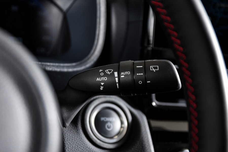 Toyota Yaris Cross 1.5 Hybrid 130 GR Sport Automaat (Nieuw model) | Dig.Cockpit | Adapt.Cruise | Head-up | Stoel+Stuurverw. | 360 Camera | PDC + NAV + App.Connect (Draadloos) | ECC | LM 18" | 3478