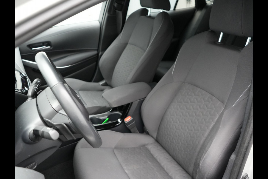 Toyota Corolla Touring Sports 2.0 Hybrid Dynamic 181pk | Adaptive Cruise | LED | Carplay | Stuur & Stoelverwarming | Camera | DAB |