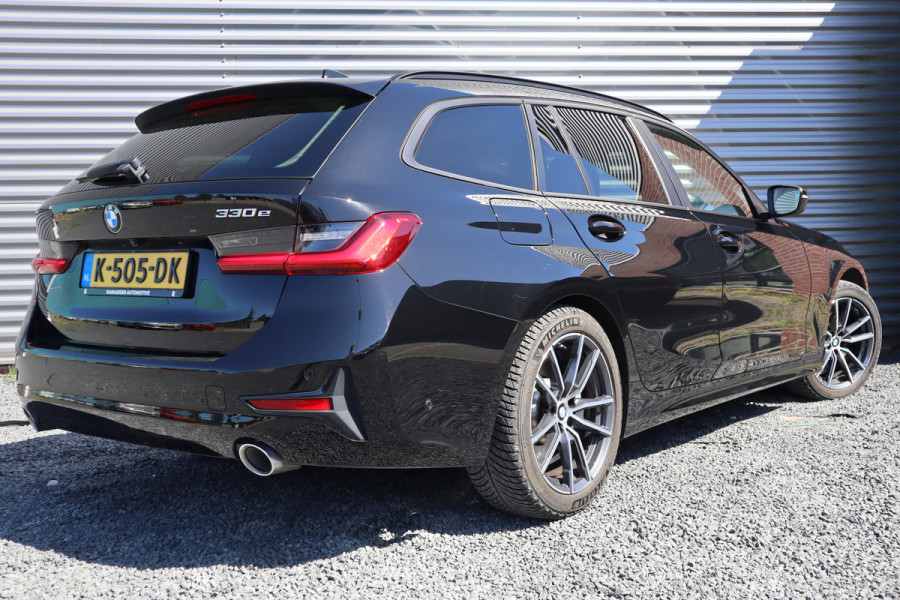 BMW 3 Serie Touring 330e eDrive Edition Leder / Adaptieve Cruise / Elec Stoelen / Stoel verwarm / 1e eigenaar / NL-Auto
