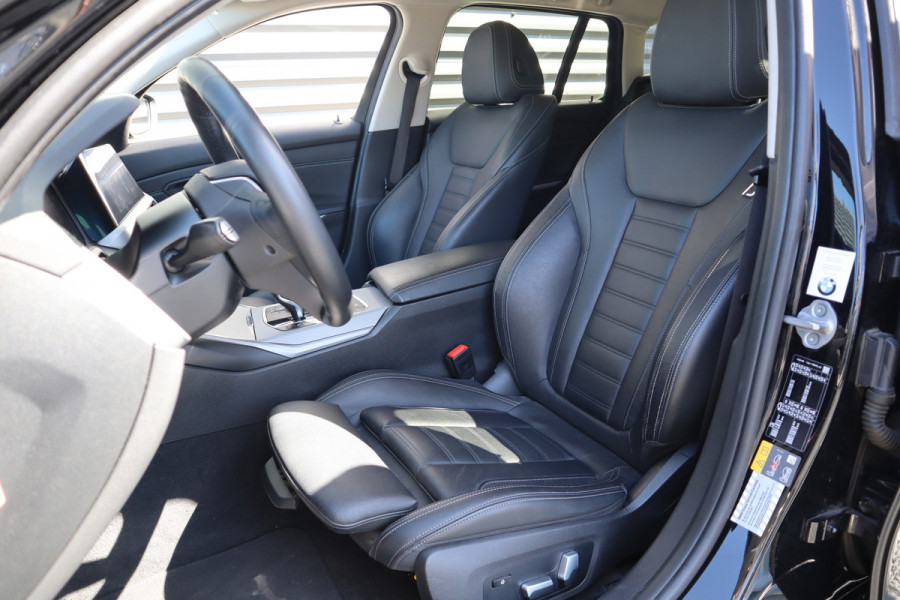 BMW 3 Serie Touring 330e eDrive Edition Leder / Adaptieve Cruise / Elec Stoelen / Stoel verwarm / 1e eigenaar / NL-Auto