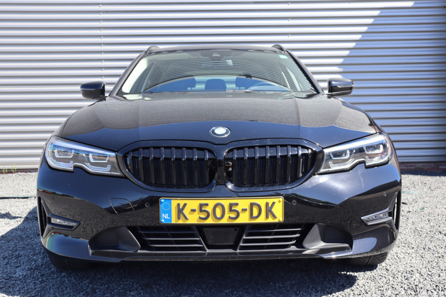 BMW 3 Serie Touring 330e eDrive Edition Leder / Adaptieve Cruise / Elec Stoelen / Stoel verwarm / 1e eigenaar / NL-Auto