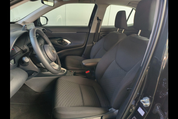 Toyota Yaris Cross 1.5 Hybrid 115 Active Rijklaar + Fabrieksgarantie tot 10-2029 Henk Jongen Auto's in Helmond,  al 50 jaar service zoals 't hoort!