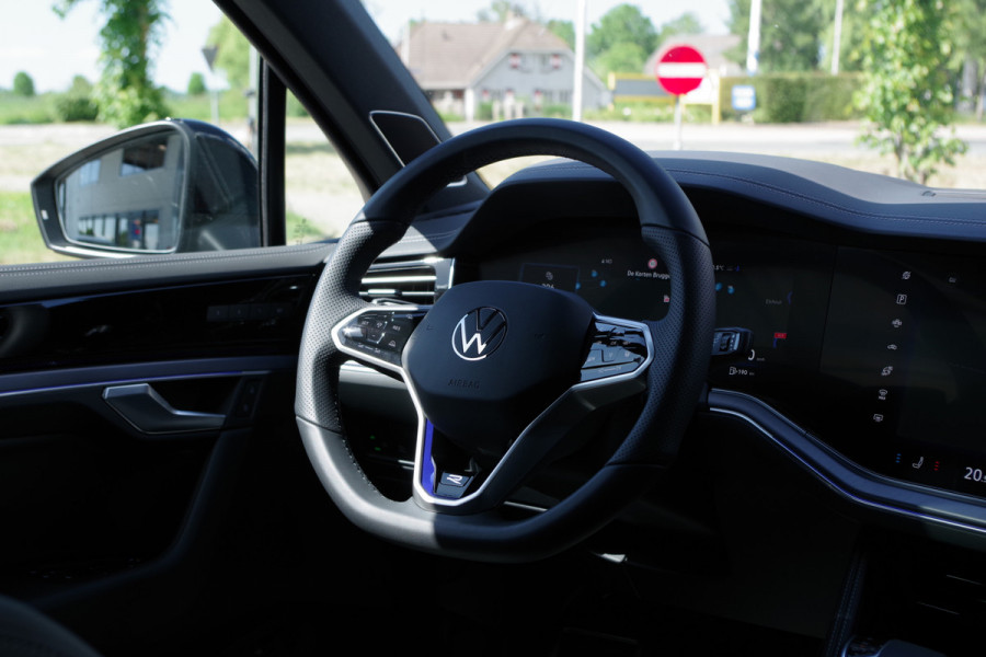 Volkswagen Touareg 3.0 TSi eHybrid 463 PK 4MOTION R PHEV, Trekhaak, Panoramadak, Massage, , Dynaudio, 360 Camera, Head-Up