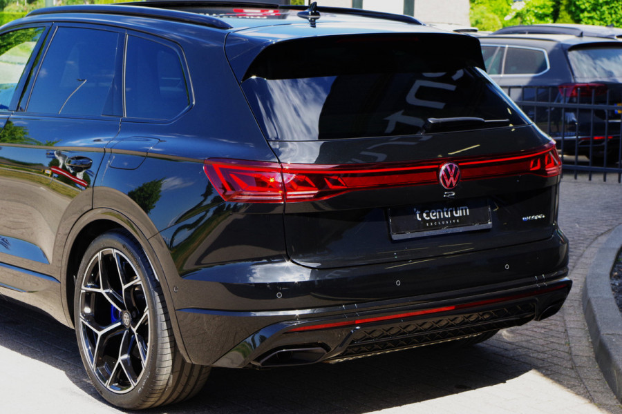Volkswagen Touareg 3.0 TSi eHybrid 463 PK 4MOTION R PHEV, Trekhaak, Panoramadak, Massage, , Dynaudio, 360 Camera, Head-Up