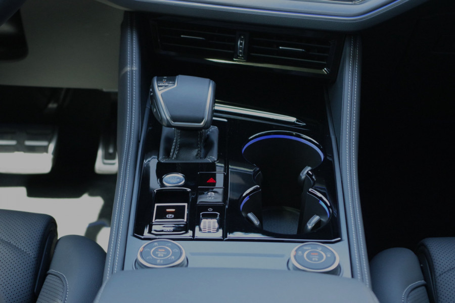Volkswagen Touareg 3.0 TSi eHybrid 463 PK 4MOTION R PHEV, Trekhaak, Panoramadak, Massage, , Dynaudio, 360 Camera, Head-Up
