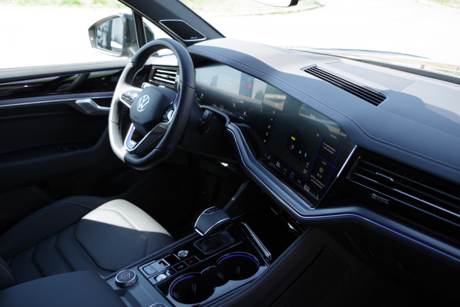 Volkswagen Touareg 3.0 TSi eHybrid 463 PK 4MOTION R PHEV, Trekhaak, Panoramadak, Massage, , Dynaudio, 360 Camera, Head-Up