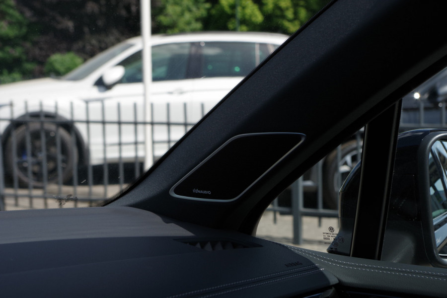 Volkswagen Touareg 3.0 TSi eHybrid 463 PK 4MOTION R PHEV, Trekhaak, Panoramadak, Massage, , Dynaudio, 360 Camera, Head-Up