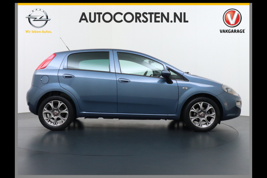 Fiat Punto Evo 100Pk 5Drs Navi Ecc Cruise Control Carkitt Pdc Bluetooth USB Lmv 16" City Steer Mistlampen Sempre 4X Elek.Raam + Elek.Spiegels 6-Versnellingen Blue&Me Dim.B.Spiegel 0.9 TwinAir Keurig onderhouden Fiat! Zeer Compleet!