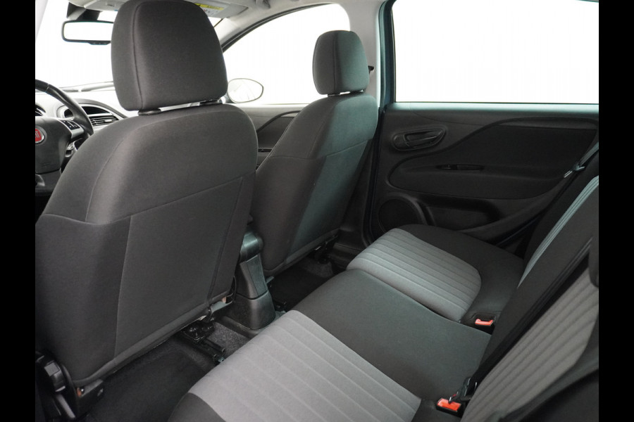 Fiat Punto Evo 100Pk 5Drs Navi Ecc Cruise Control Carkitt Pdc Bluetooth USB Lmv 16" City Steer Mistlampen Sempre 4X Elek.Raam + Elek.Spiegels 6-Versnellingen Blue&Me Dim.B.Spiegel 0.9 TwinAir Keurig onderhouden Fiat! Zeer Compleet!