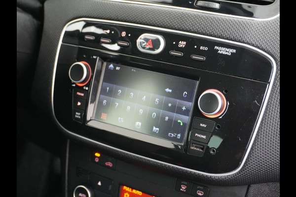 Fiat Punto Evo 100Pk 5Drs Navi Ecc Cruise Control Carkitt Pdc Bluetooth USB Lmv 16" City Steer Mistlampen Sempre 4X Elek.Raam + Elek.Spiegels 6-Versnellingen Blue&Me Dim.B.Spiegel 0.9 TwinAir Keurig onderhouden Fiat! Zeer Compleet!