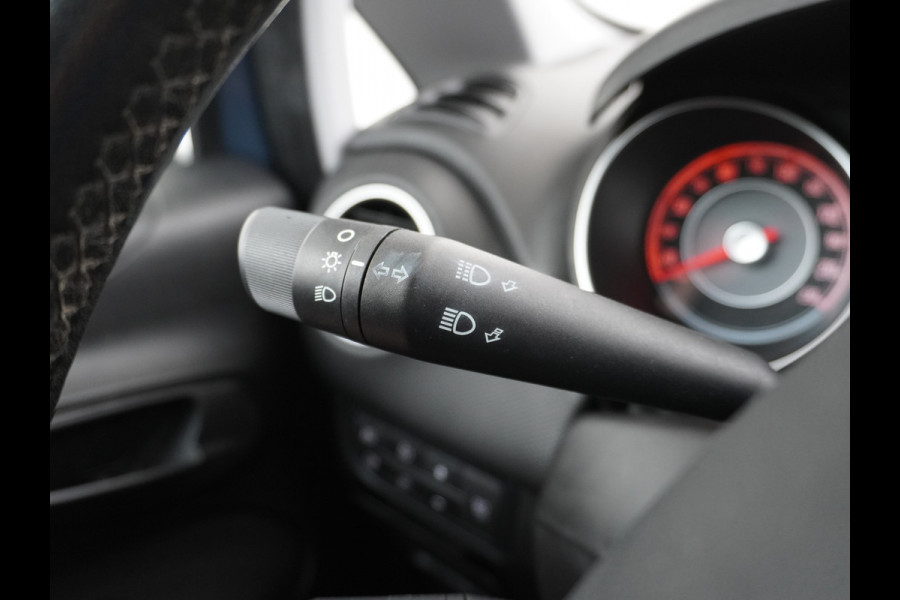 Fiat Punto Evo 100Pk 5Drs Navi Ecc Cruise Control Carkitt Pdc Bluetooth USB Lmv 16" City Steer Mistlampen Sempre 4X Elek.Raam + Elek.Spiegels 6-Versnellingen Blue&Me Dim.B.Spiegel 0.9 TwinAir Keurig onderhouden Fiat! Zeer Compleet!