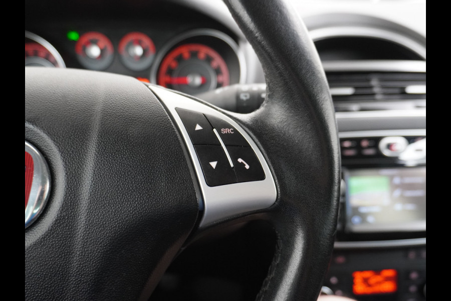 Fiat Punto Evo 100Pk 5Drs Navi Ecc Cruise Control Carkitt Pdc Bluetooth USB Lmv 16" City Steer Mistlampen Sempre 4X Elek.Raam + Elek.Spiegels 6-Versnellingen Blue&Me Dim.B.Spiegel 0.9 TwinAir Keurig onderhouden Fiat! Zeer Compleet!