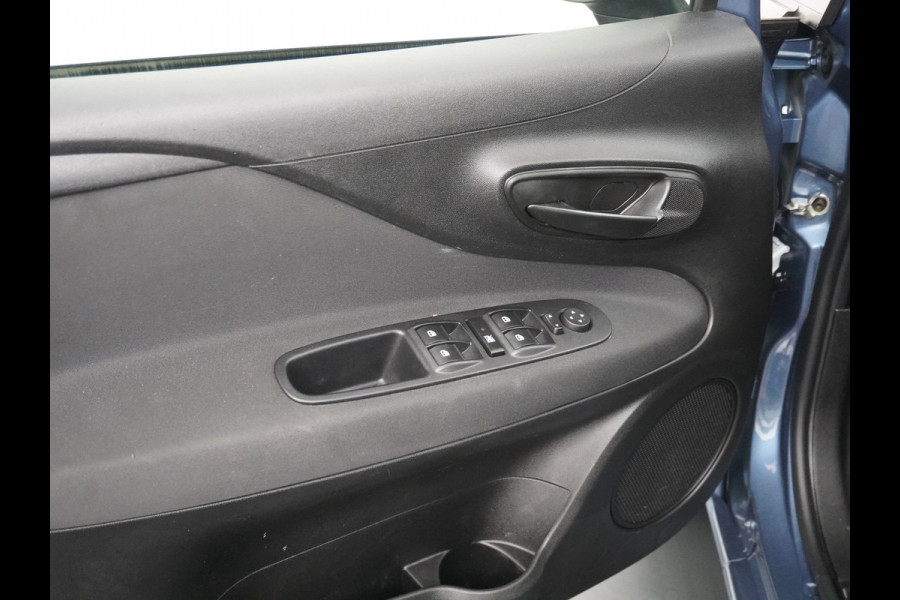 Fiat Punto Evo 100Pk 5Drs Navi Ecc Cruise Control Carkitt Pdc Bluetooth USB Lmv 16" City Steer Mistlampen Sempre 4X Elek.Raam + Elek.Spiegels 6-Versnellingen Blue&Me Dim.B.Spiegel 0.9 TwinAir Keurig onderhouden Fiat! Zeer Compleet!