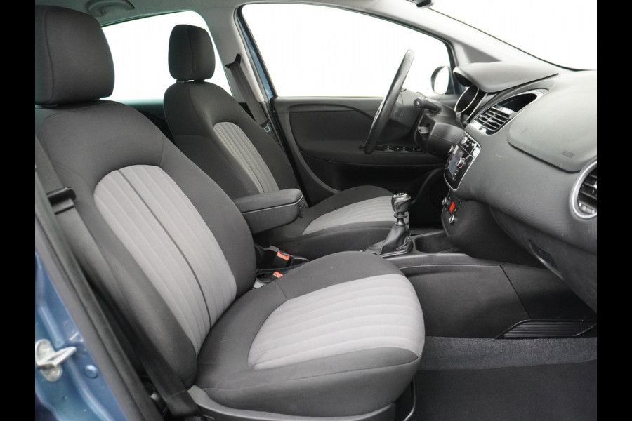 Fiat Punto Evo 100Pk 5Drs Navi Ecc Cruise Control Carkitt Pdc Bluetooth USB Lmv 16" City Steer Mistlampen Sempre 4X Elek.Raam + Elek.Spiegels 6-Versnellingen Blue&Me Dim.B.Spiegel 0.9 TwinAir Keurig onderhouden Fiat! Zeer Compleet!