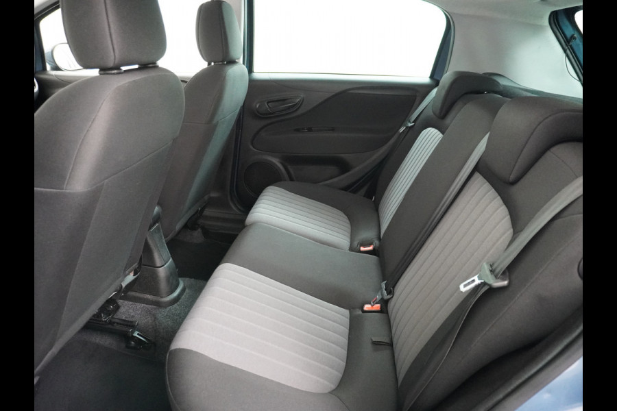 Fiat Punto Evo 100Pk 5Drs Navi Ecc Cruise Control Carkitt Pdc Bluetooth USB Lmv 16" City Steer Mistlampen Sempre 4X Elek.Raam + Elek.Spiegels 6-Versnellingen Blue&Me Dim.B.Spiegel 0.9 TwinAir Keurig onderhouden Fiat! Zeer Compleet!