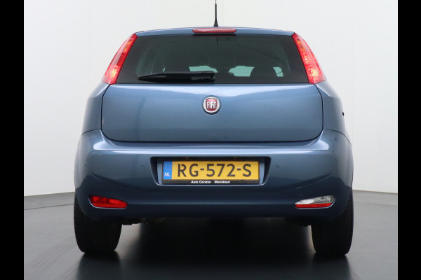 Fiat Punto Evo 100Pk 5Drs Navi Ecc Cruise Control Carkitt Pdc Bluetooth USB Lmv 16" City Steer Mistlampen Sempre 4X Elek.Raam + Elek.Spiegels 6-Versnellingen Blue&Me Dim.B.Spiegel 0.9 TwinAir Keurig onderhouden Fiat! Zeer Compleet!