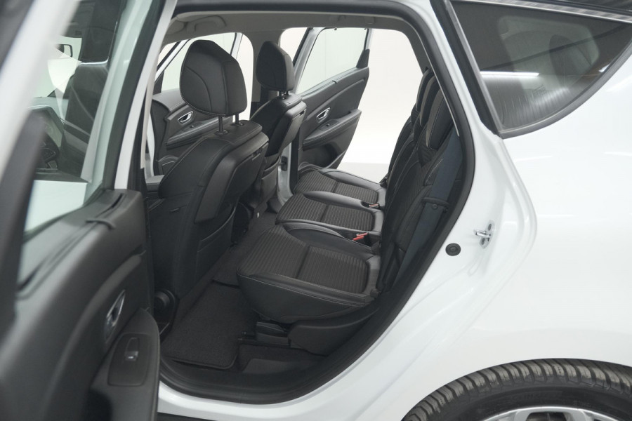 Renault Scénic TCe 140 Bose | Trekhaak | Camera | Dodehoekdetectie | Navigatie