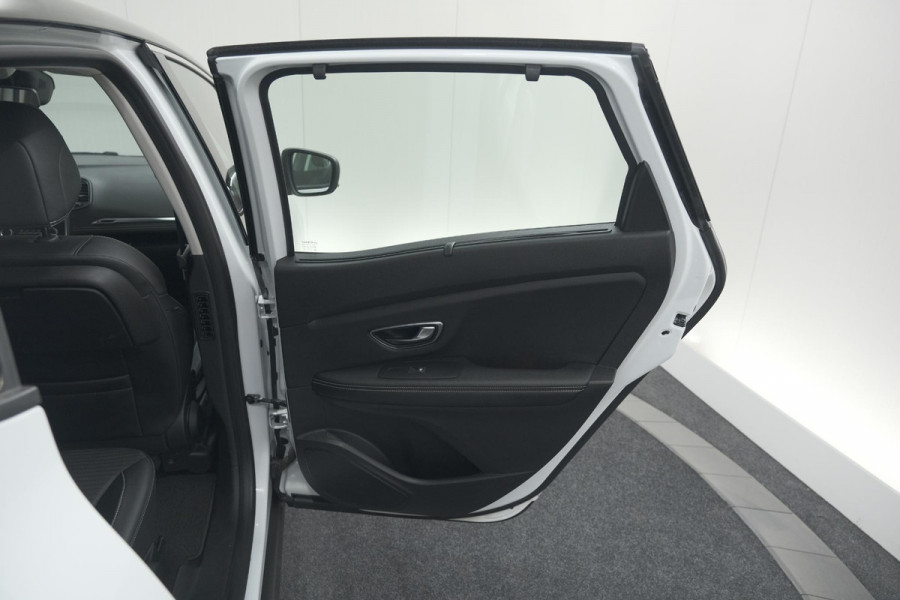 Renault Scénic TCe 140 Bose | Trekhaak | Camera | Dodehoekdetectie | Navigatie