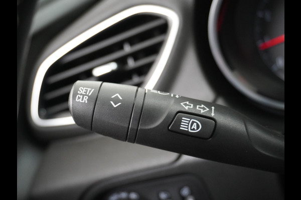Opel Grandland X T131PK Autom. AGR-Comfort Stoelen Apple Carplay Android Auto Navi Ecc Elek.Achterklep Stuur/Stoelverwarming Cruise Control Pdc K Regen/Lichtsensor Dodehoeksensor Rijstrooksensor Verkeersbordlezer Winterpakket DAB+ Lmv 18" 1.2 Turbo 1e Eigenaar
