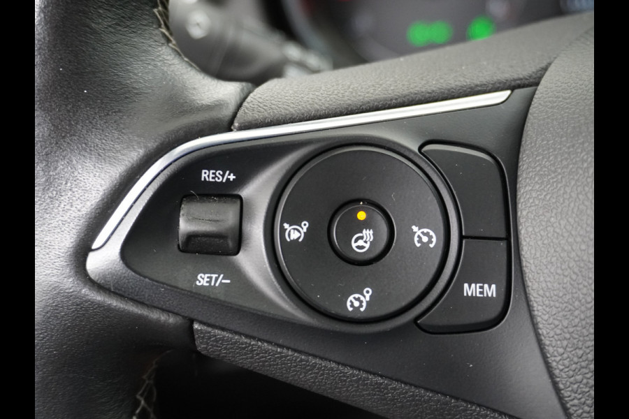 Opel Grandland X T131PK Autom. AGR-Comfort Stoelen Apple Carplay Android Auto Navi Ecc Elek.Achterklep Stuur/Stoelverwarming Cruise Control Pdc K Regen/Lichtsensor Dodehoeksensor Rijstrooksensor Verkeersbordlezer Winterpakket DAB+ Lmv 18" 1.2 Turbo 1e Eigenaar
