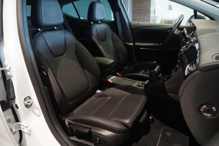 Opel Astra 1.6 Turbo Business Executive 200PK