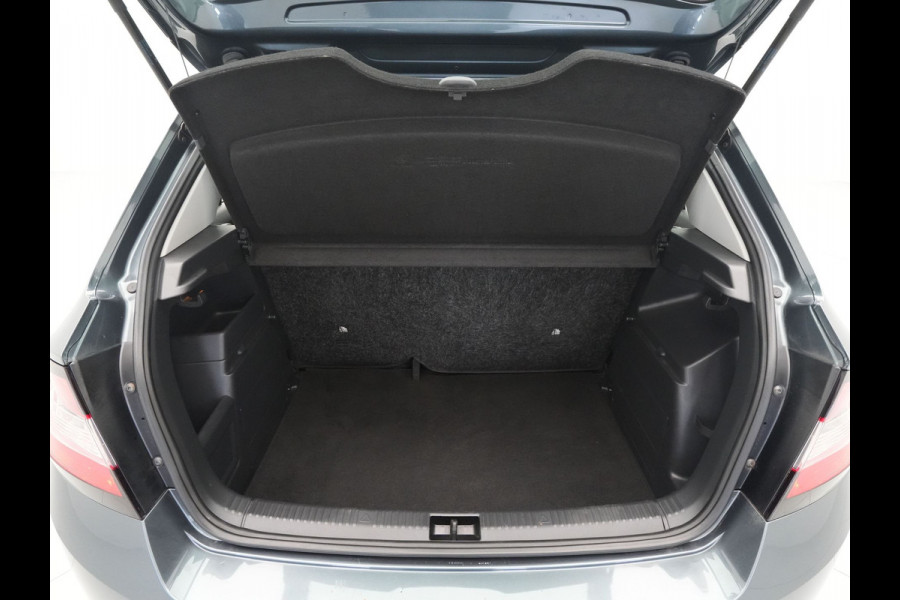 Škoda Fabia 1.0 75pk Active Navi via app Airco Cruise Pdc achter 3