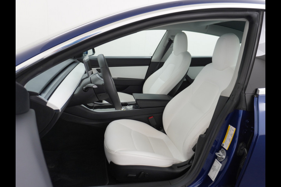 Tesla Model 3 Long Range AWD 75kWh 463PK Lmv 19" Ivoor Interieur FSD-Full Self Driving Computer-3 Premium Audio 4wd AutoPilot Panoramadak Came Stoel en achterbank verwarming Electr.Stoelen+Memory+Easy-Entry WiFi Origineel Nederlandse auto Grootste accu Tot 16,5kwh thuis laden. Accu/Motor Garantie tot 29-12-2027 max 192.000km