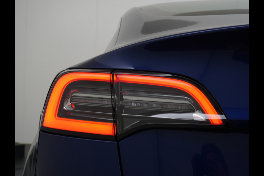 Tesla Model 3 Long Range AWD 75kWh 463PK Lmv 19" Ivoor Interieur FSD-Full Self Driving Computer-3 Premium Audio 4wd AutoPilot Panoramadak Came Stoel en achterbank verwarming Electr.Stoelen+Memory+Easy-Entry WiFi Origineel Nederlandse auto Grootste accu Tot 16,5kwh thuis laden. Accu/Motor Garantie tot 29-12-2027 max 192.000km