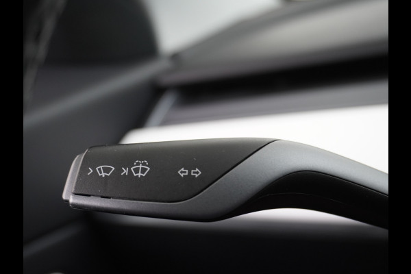 Tesla Model 3 Long Range AWD 75kWh 463PK Lmv 19" Ivoor Interieur FSD-Full Self Driving Computer-3 Premium Audio 4wd AutoPilot Panoramadak Came Stoel en achterbank verwarming Electr.Stoelen+Memory+Easy-Entry WiFi Origineel Nederlandse auto Grootste accu Tot 16,5kwh thuis laden. Accu/Motor Garantie tot 29-12-2027 max 192.000km