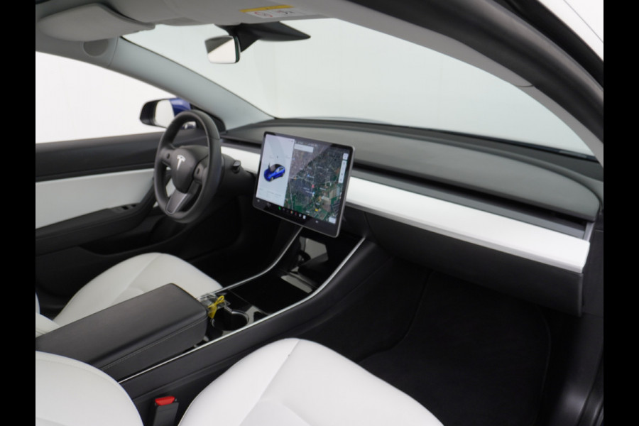 Tesla Model 3 Long Range AWD 75kWh 463PK Lmv 19" Ivoor Interieur FSD-Full Self Driving Computer-3 Premium Audio 4wd AutoPilot Panoramadak Came Stoel en achterbank verwarming Electr.Stoelen+Memory+Easy-Entry WiFi Origineel Nederlandse auto Grootste accu Tot 16,5kwh thuis laden. Accu/Motor Garantie tot 29-12-2027 max 192.000km